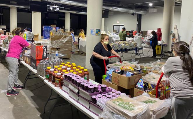 Food distribution at Grace and Peace Church in Chicago, Ill.