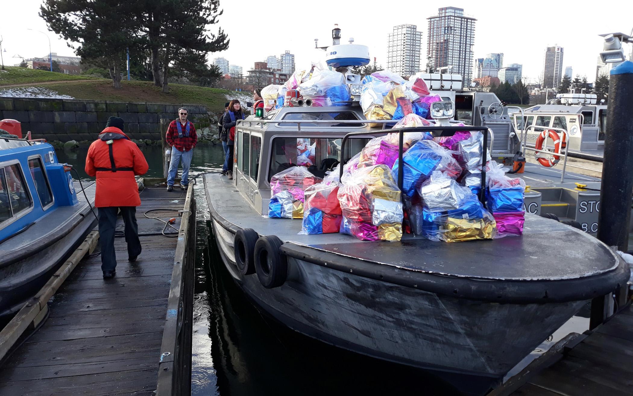 Chaplains Deliver Christmas Comfort to Sailors in Port